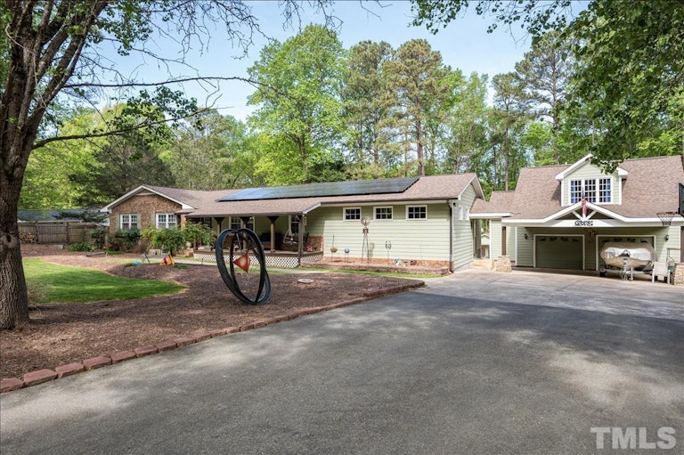 Photo 3 of 40 - 13041 Norwood Rd, Raleigh, NC 27613