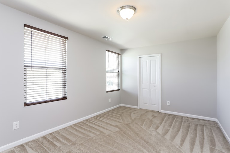 Photo 15 of 25 - 370 Fieldspar Ln, Clayton, NC 27520