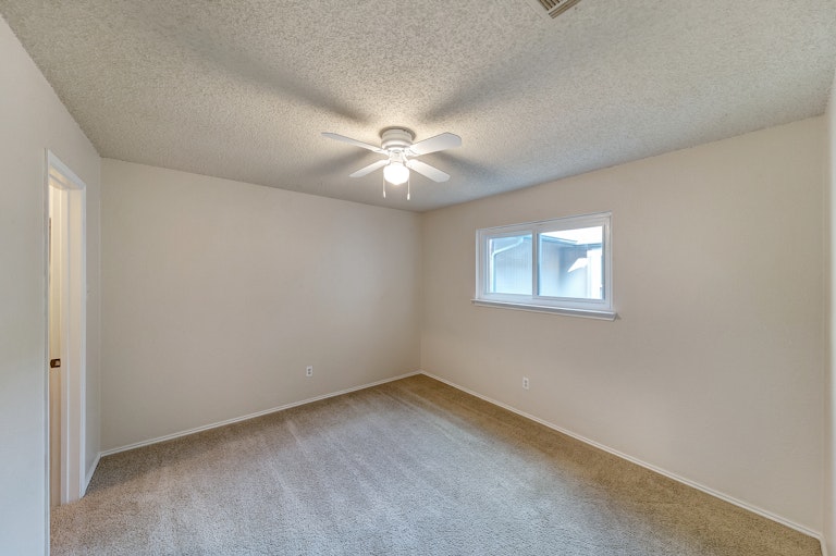 Photo 20 of 26 - 10228 Powder Horn Rd, Fort Worth, TX 76108