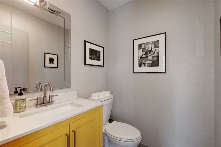 Photo 19 of 32 - 8510 Appalachian Dr, Austin, TX 78759