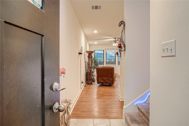 Photo 5 of 30 - 252 Fieldwood Dr Unit C, Buda, TX 78610