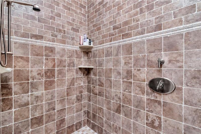 Photo 26 of 42 - 22338 Bartholdi Cir, Land O Lakes, FL 34639
