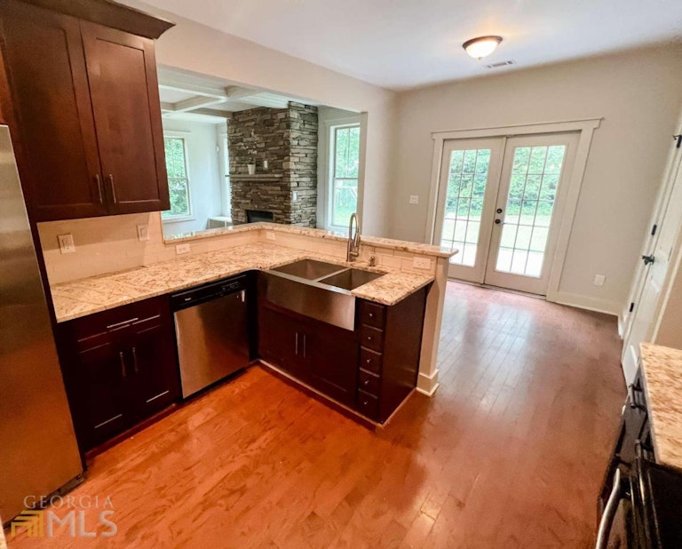 Photo 12 of 28 - 1326 Carter Rd, Decatur, GA 30030