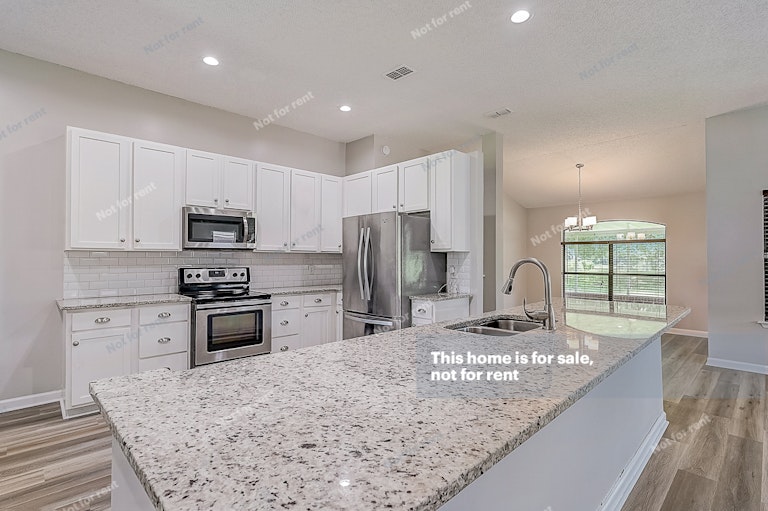 Photo 25 of 45 - 12549 Lochloosa Ln, Jacksonville, FL 32218
