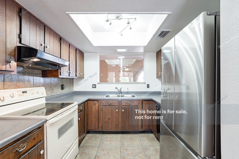 Photo 4 of 28 - 1050 S 75th St, Mesa, AZ 85208