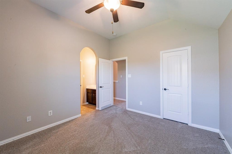 Photo 30 of 43 - 91 Hearthshire Cir, Magnolia, TX 77354