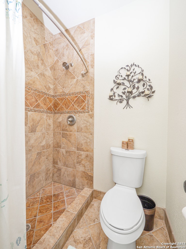 Photo 31 of 49 - 834 Lodge Creek Dr, New Braunfels, TX 78132