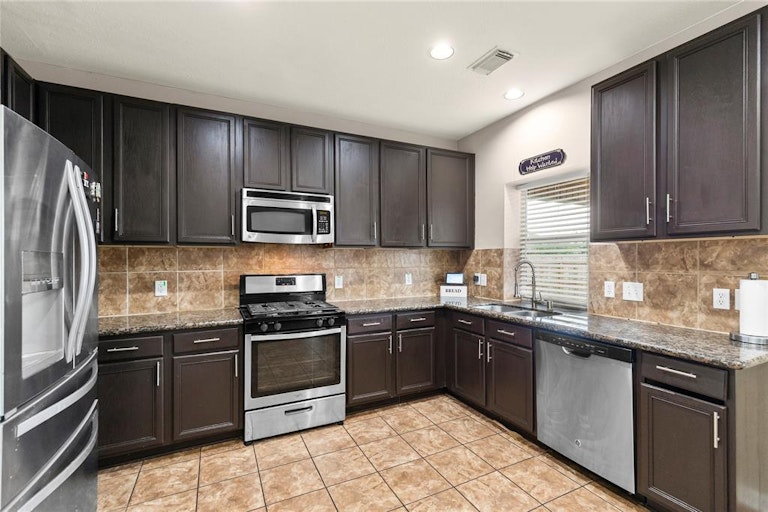 Photo 8 of 32 - 5938 Sugar Field Ln, Katy, TX 77449
