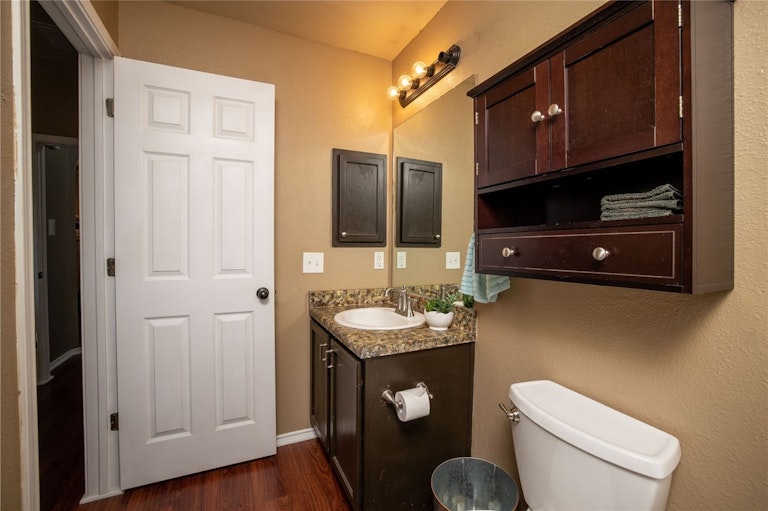Photo 21 of 40 - 376 Solitaire Path, New Braunfels, TX 78130