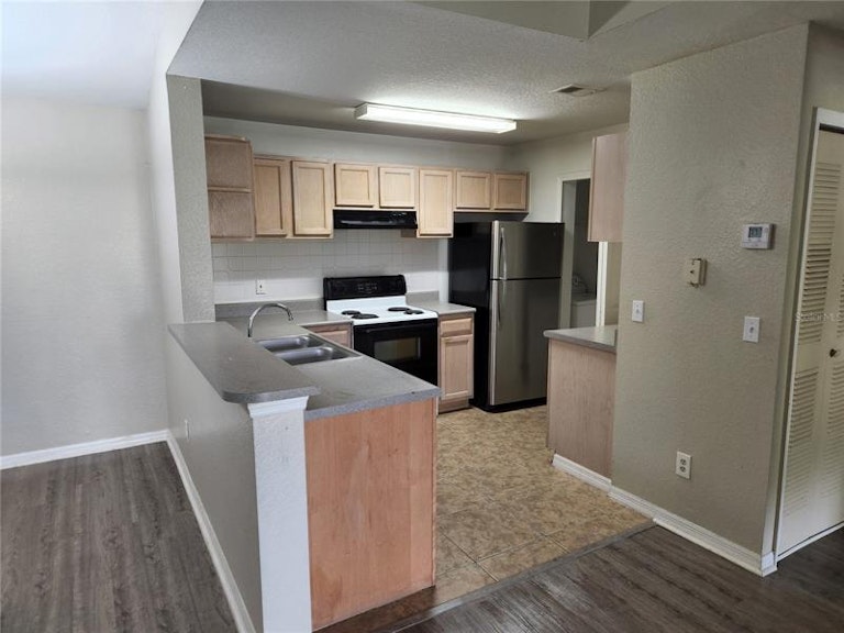 Photo 12 of 17 - 7606 Pissarro Dr #14303, Orlando, FL 32819