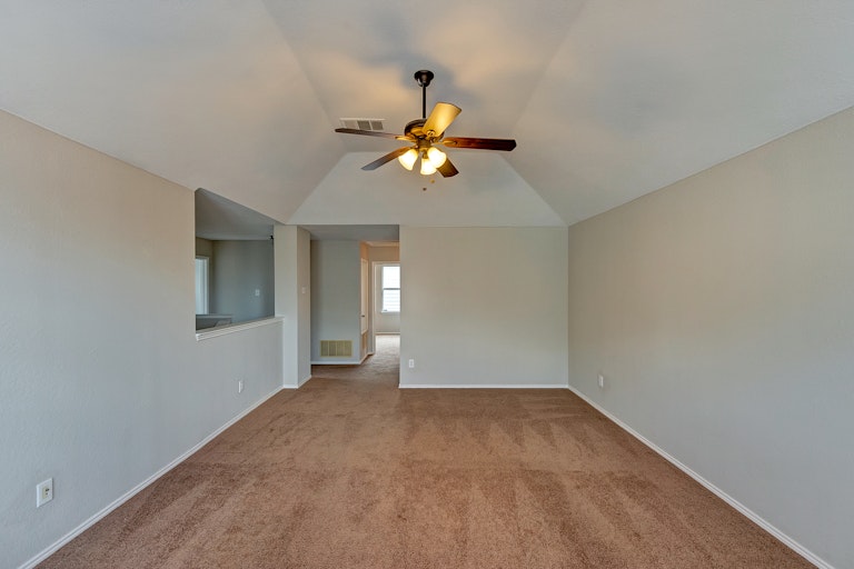 Photo 19 of 30 - 9125 Liberty Crossing Dr, Fort Worth, TX 76131