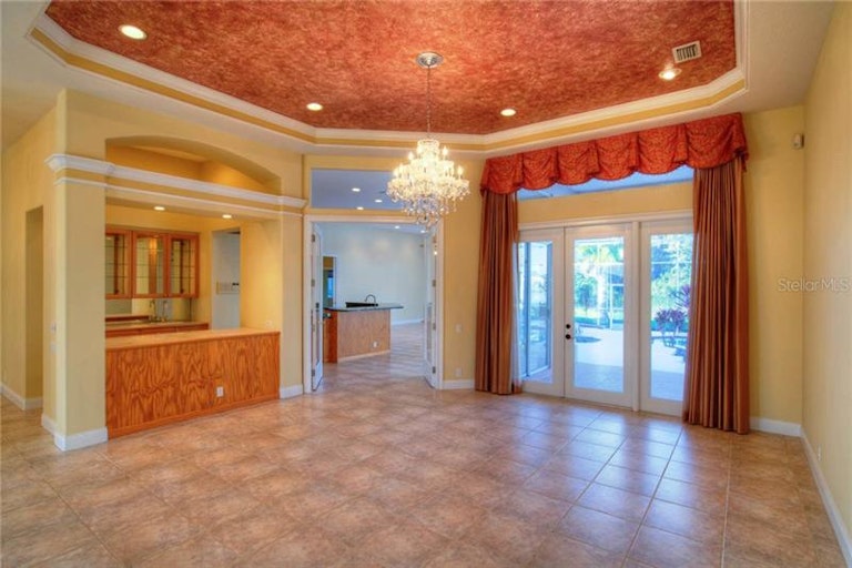 Photo 4 of 25 - 18630 Avenue Capri, Lutz, FL 33558