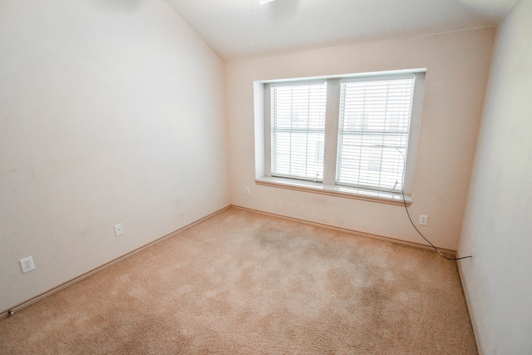Photo 29 of 36 - 3954 Fernando Dr, Euless, TX 76040