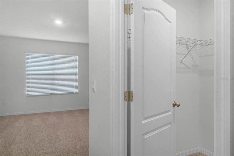 Photo 5 of 40 - 729 Squires Grove Dr, Winter Haven, FL 33880