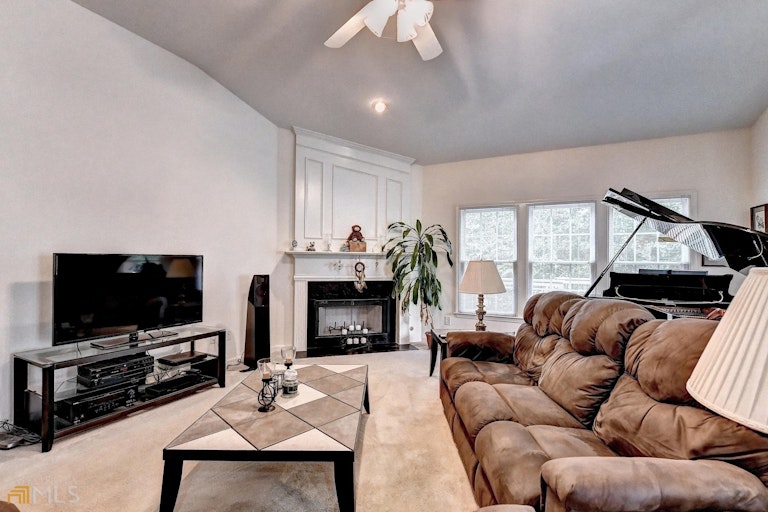 Photo 23 of 56 - 725 Gran Heritage Way, Dacula, GA 30019