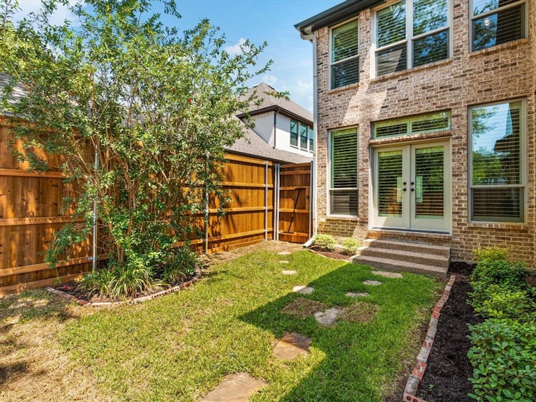 Photo 29 of 31 - 5421 Pershing Ave, Fort Worth, TX 76107
