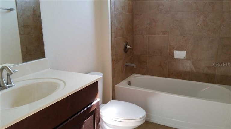 Photo 21 of 25 - 1229 Hillandale Reserve Dr, Tampa, FL 33613