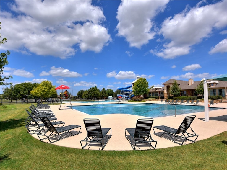 Photo 36 of 39 - 13505 Fern Grove Ct, Manor, TX 78653