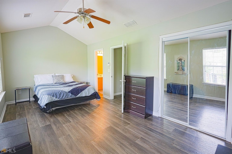 Photo 13 of 24 - 407 Creel Pl, Atlanta, GA 30349