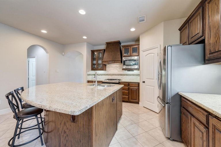 Photo 16 of 40 - 2701 Twinflower Dr, Fort Worth, TX 76244