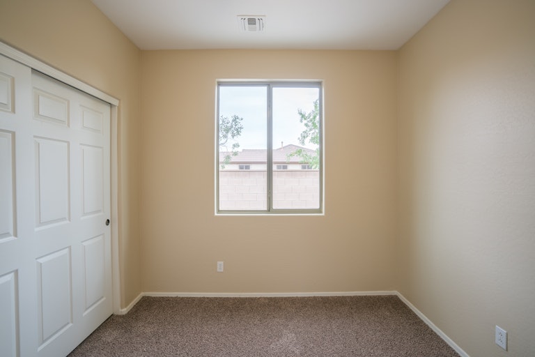 Photo 24 of 32 - 15637 W Yucatan Dr, Surprise, AZ 85379
