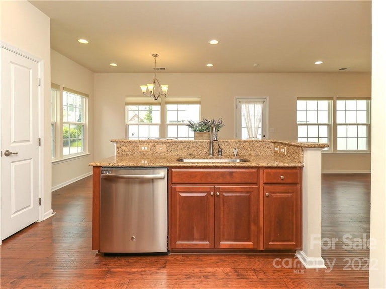 Photo 10 of 39 - 7620 Red Mulberry Way, Charlotte, NC 28273