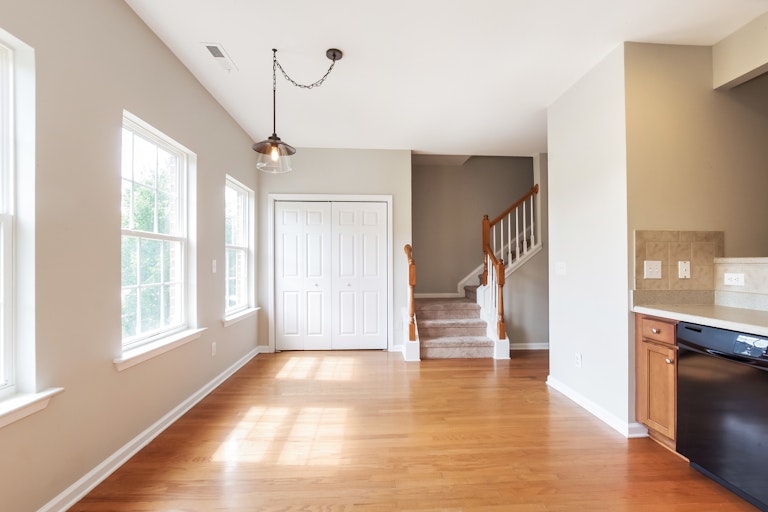 Photo 11 of 26 - 117 Gallent Hedge Trl, Apex, NC 27539