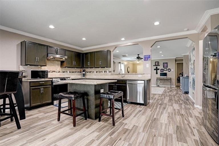 Photo 11 of 22 - 3402 Huisache Blvd, Pearland, TX 77581