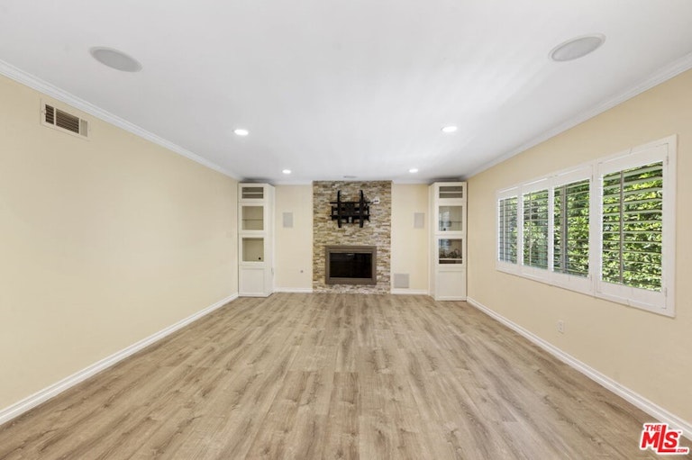 Photo 6 of 48 - 11246 Yolanda Ave, Porter Ranch, CA 91326
