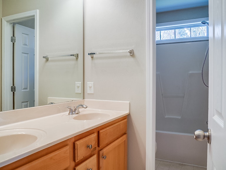 Photo 24 of 27 - 8004 Willowglen Dr, Raleigh, NC 27616