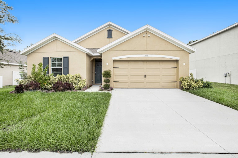Photo 1 of 17 - 11816 Myrtle Rock Dr, Riverview, FL 33578