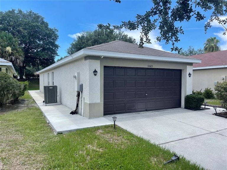Photo 2 of 30 - 11603 Hammocks Glade Dr, Riverview, FL 33569