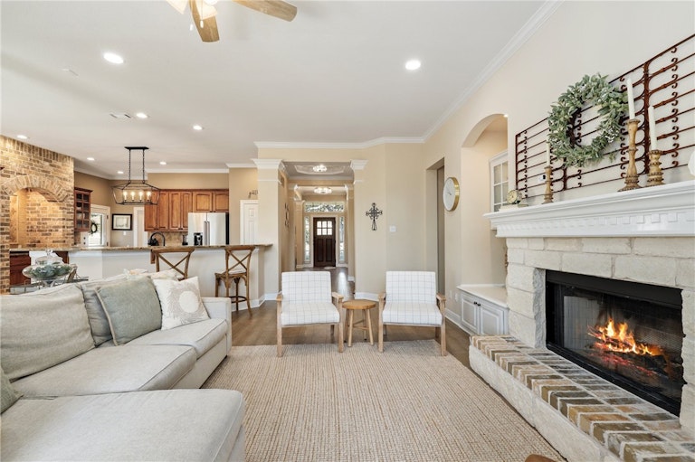 Photo 19 of 36 - 9903 Patrice Dr, Austin, TX 78750