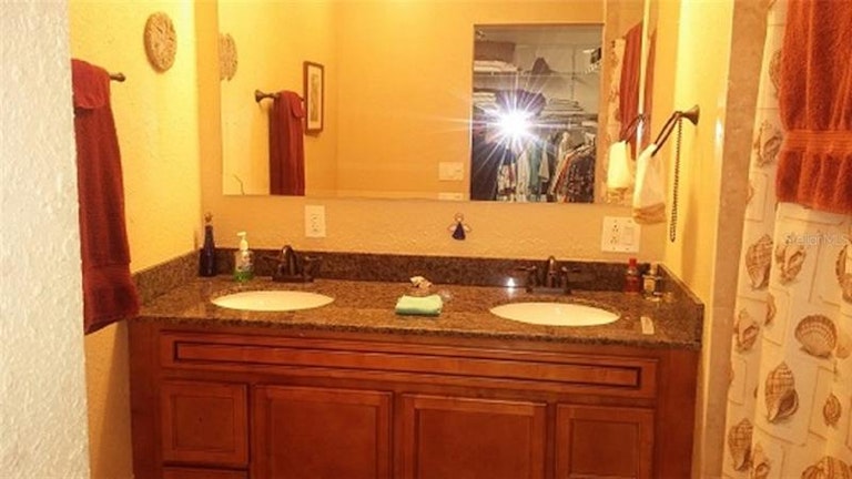 Photo 16 of 25 - 4420 58th St W, Bradenton, FL 34210