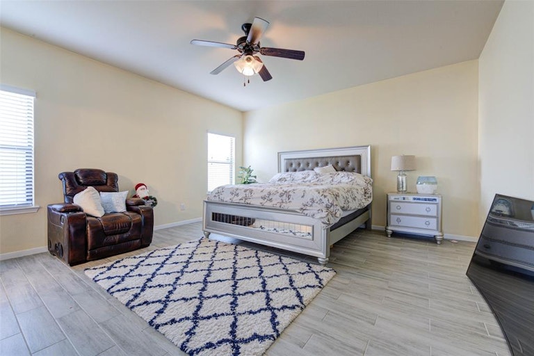 Photo 16 of 22 - 5647 Round Robin Dr, Katy, TX 77449