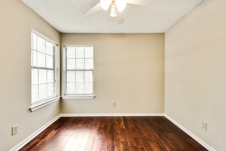 Photo 19 of 25 - 2705 Fountainview Dr, Corinth, TX 76210