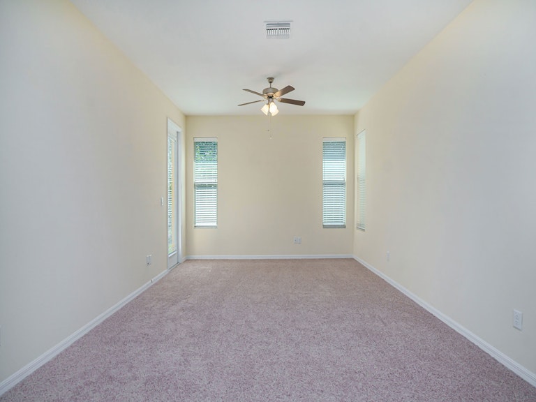 Photo 9 of 17 - 14463 Duck Hawk Rd, Weeki Wachee, FL 34614
