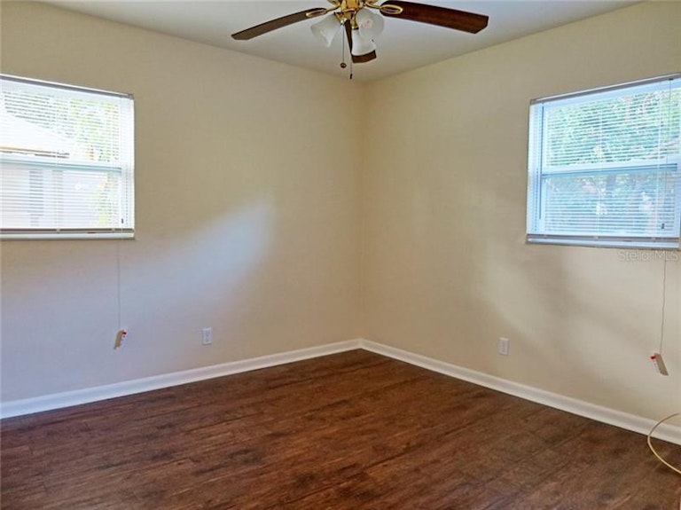 Photo 5 of 9 - 306 E Hydrangia St, Tampa, FL 33612