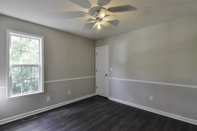 Photo 17 of 24 - 6925 Longridge Dr, Raleigh, NC 27603