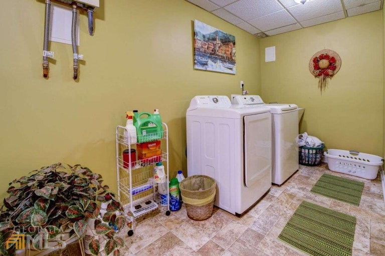 Photo 28 of 38 - 589 Whitby Dr, Douglasville, GA 30134