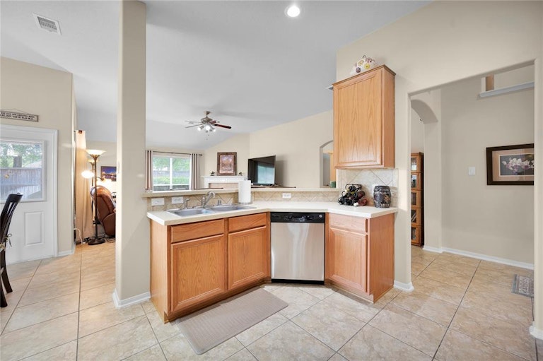 Photo 26 of 33 - 22302 Lamaster Ln, Spring, TX 77373