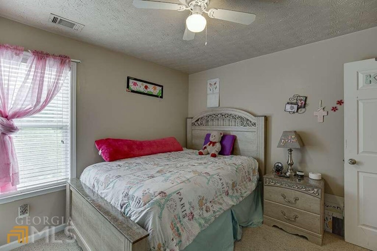 Photo 27 of 41 - 3248 Meadow Point Dr, Snellville, GA 30039