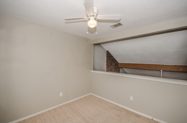 Photo 2 of 26 - 7701 Rice Dr, Rowlett, TX 75088