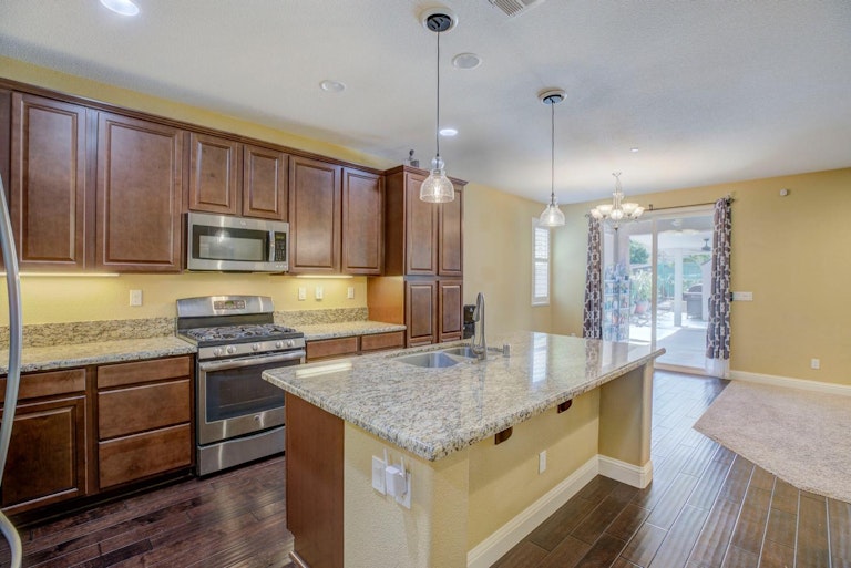 Photo 6 of 35 - 4848 Ammolite Way, Elk Grove, CA 95757