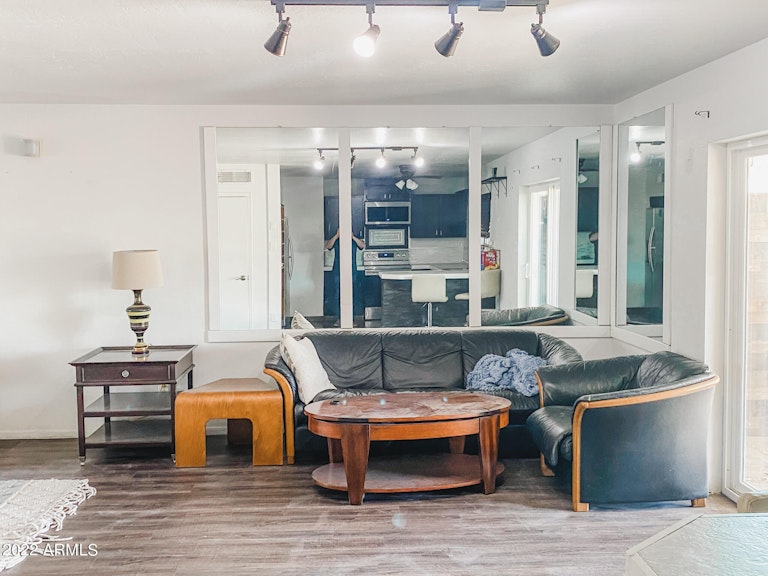 Photo 6 of 30 - 2440 E Valley View Dr, Phoenix, AZ 85042