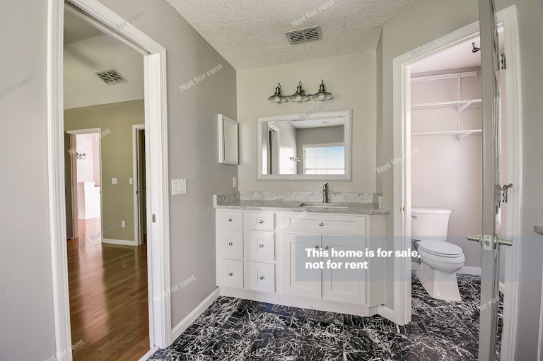 Photo 35 of 36 - 8560 Walden Glen Dr, Jacksonville, FL 32256