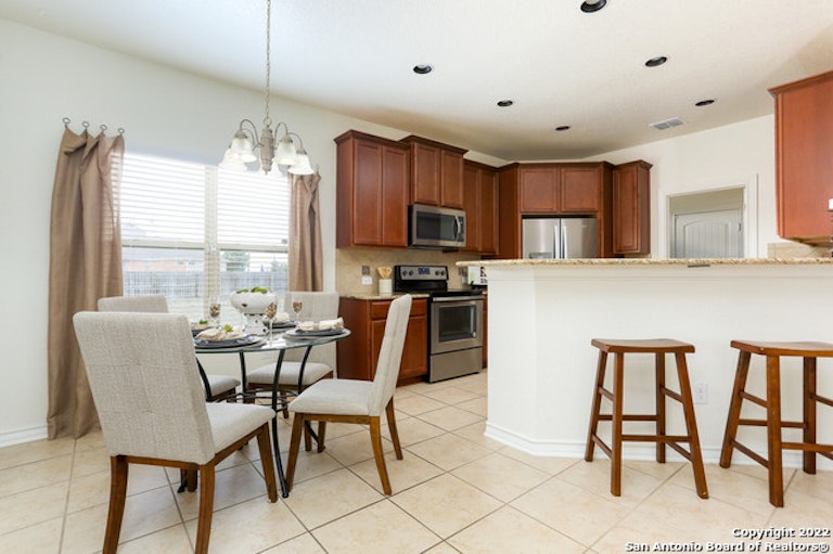 Photo 7 of 27 - 8847 Kallison Arbor, San Antonio, TX 78254