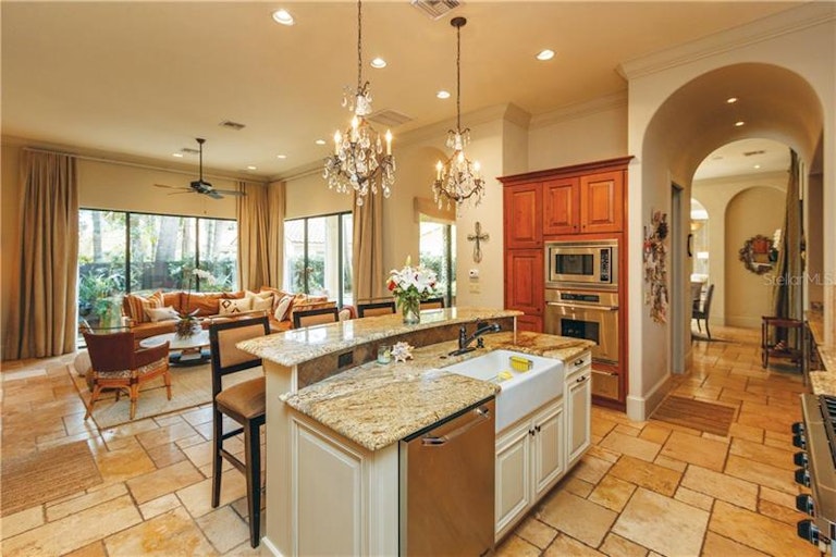 Photo 4 of 22 - 1300 Oneco Ave, Winter Park, FL 32789
