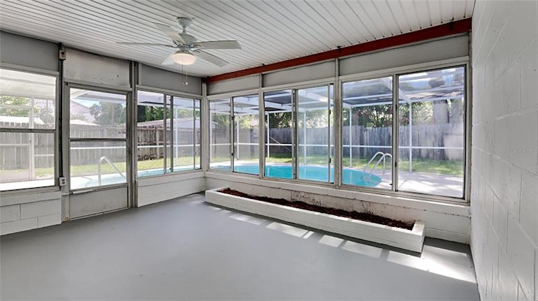 Photo 17 of 21 - 6388 20th St N, Saint Petersburg, FL 33702