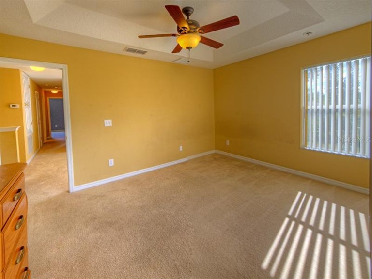 Photo 15 of 25 - 542 Penny Royal Pl, Oviedo, FL 32765